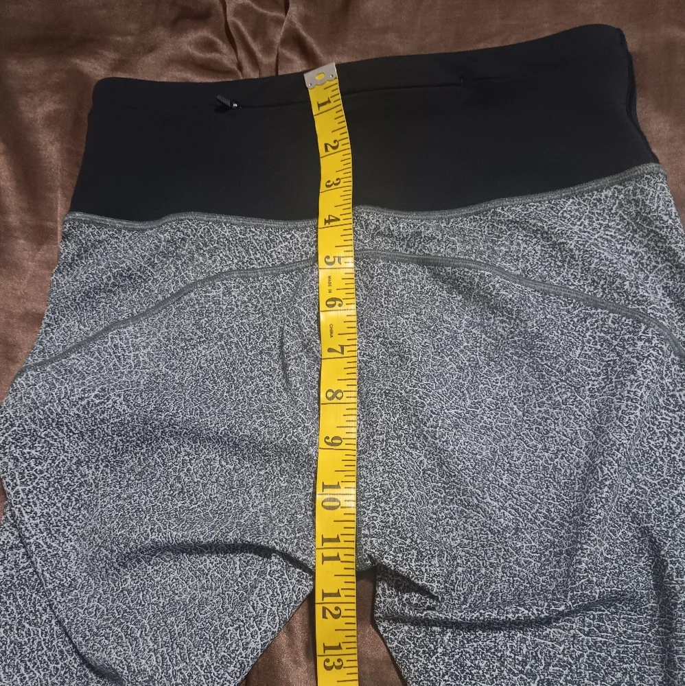 Lululemon Athletica‎ Run The Day Legging SzS Gray/Black Crop Lightweight